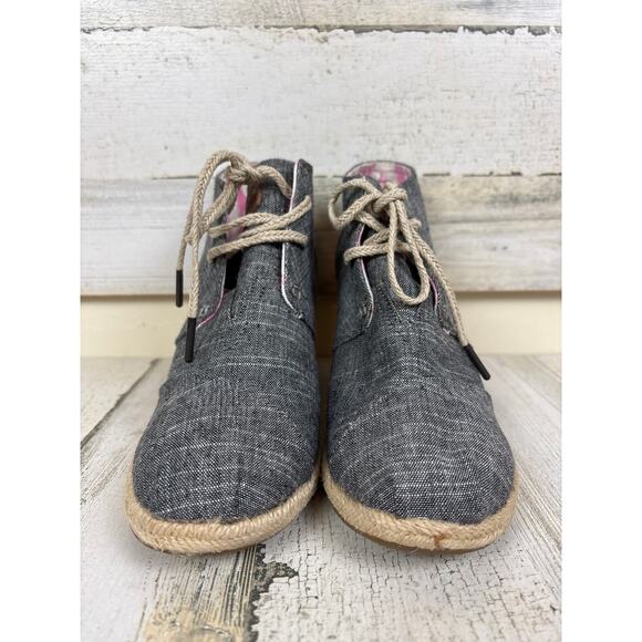 Toms Women’s 8 Chambray Denim Desert Wedge Lace Up Espadrille Ankle Boots - Picture 2 of 8